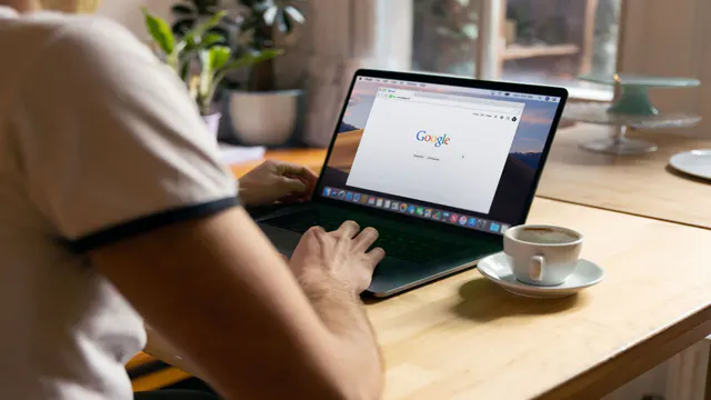 Do Fake Google Reviews Expire? How the Algorithm Cleans Up Spam
