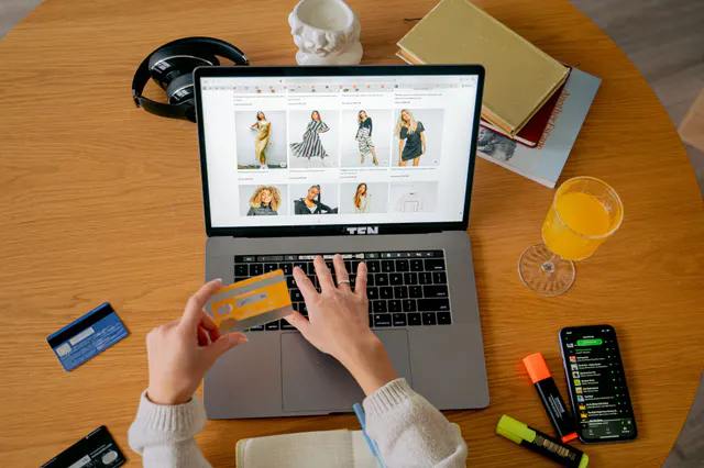 How to Spot Fake Shopify Store: A Complete Buyer’s Guide