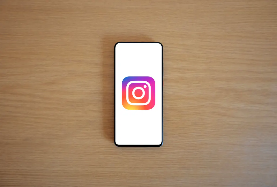 How to Report Instagram Scam Store (And Actually Get Them Banned)
